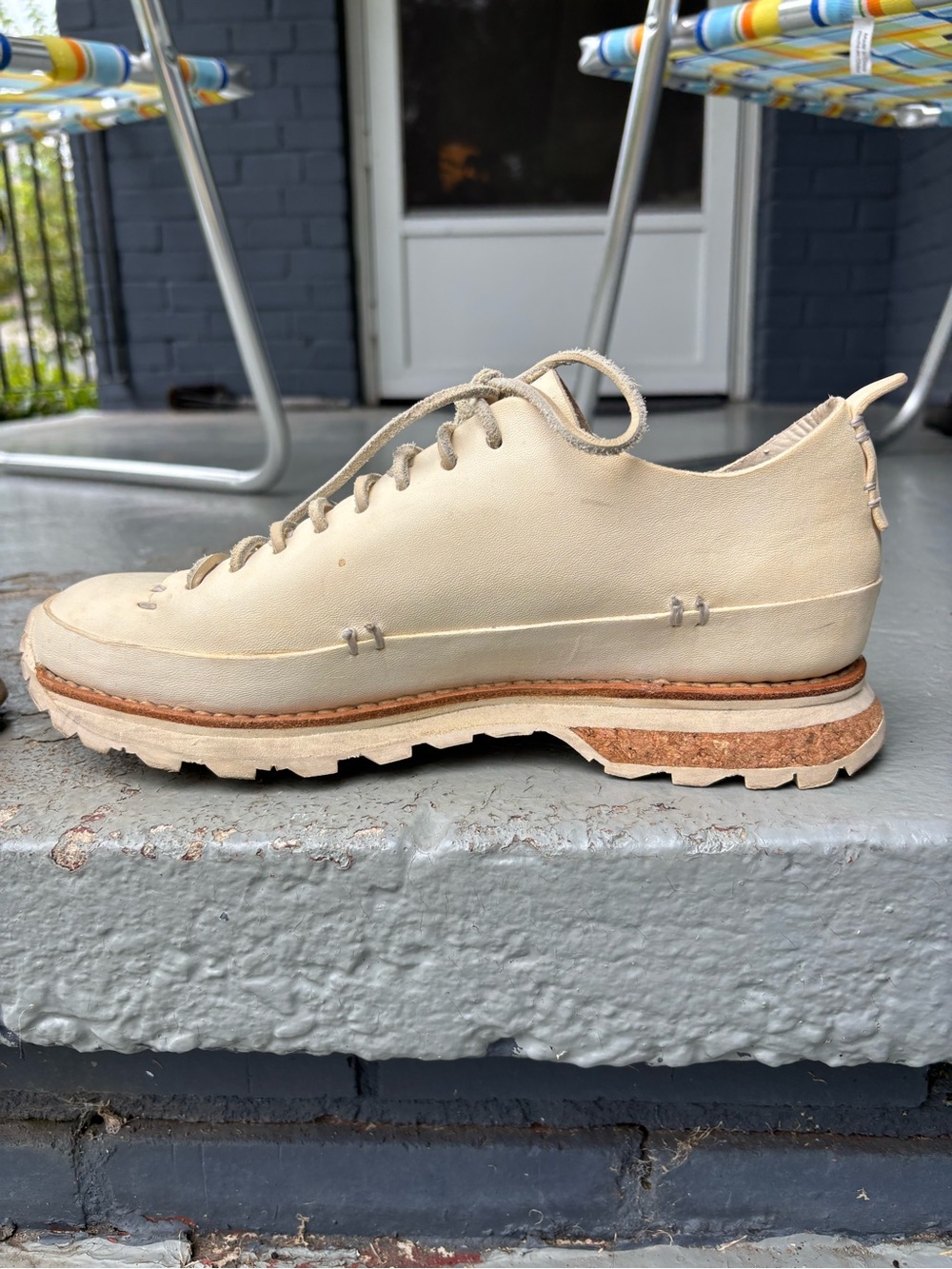 Women’s Cream Low-Top Leather Lace-Up Shoe